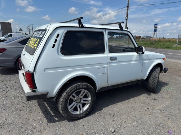2013 Lada (ВАЗ) 2121 (4x4) I Рестайлинг, белый, 470000 рублей - вид 2