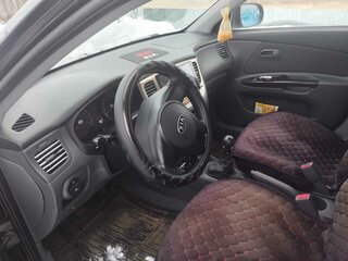 2009 Kia Rio II Рестайлинг, чёрный, 650000 рублей, вид 3