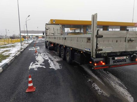 2003 Schmitz Cargobull S01, чёрный, 800000 рублей, вид 1