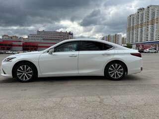2020 Lexus ES 250 VII, белый, 4100000 рублей, вид 4
