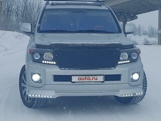 2015 Toyota Land Cruiser 200 Series Рестайлинг 1, серебристый, 5510000 рублей, вид 5
