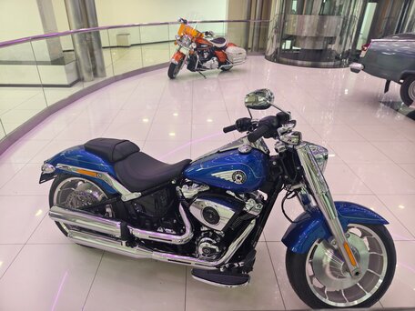 2025 Harley-Davidson Fat Boy, синий, 3750000 рублей, вид 1