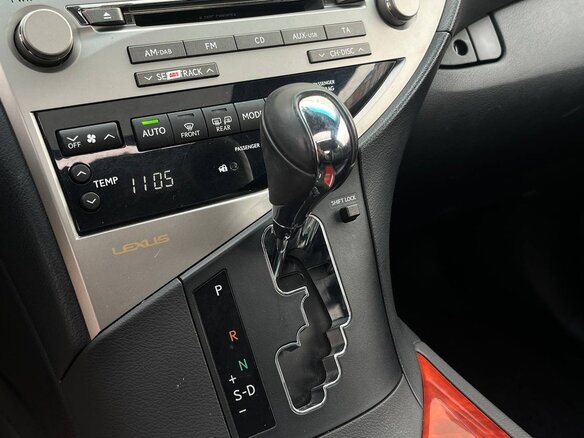 2010 Lexus RX 450h III, белый, 2800000 рублей - вид 26