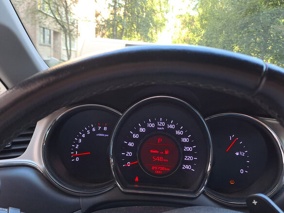 2017 Kia Ceed II Рестайлинг, белый, 1400000 рублей - вид 7