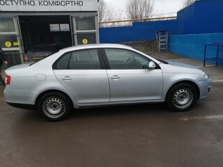 2009 Volkswagen Jetta V, серебристый, 670000 рублей, вид 2