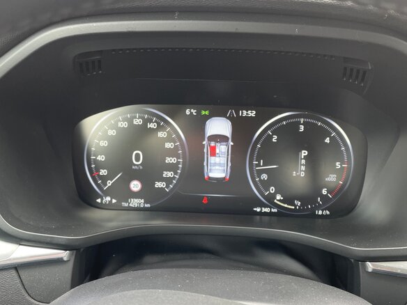 2018 Volvo XC60 II, чёрный, 3500000 рублей - вид 9