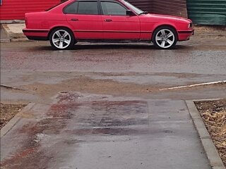1988 BMW 5 серии 525i III (E34), красный, 420000 рублей, вид 1