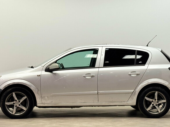 2007 Opel Astra H Рестайлинг, серебристый, 99500 рублей - вид 1