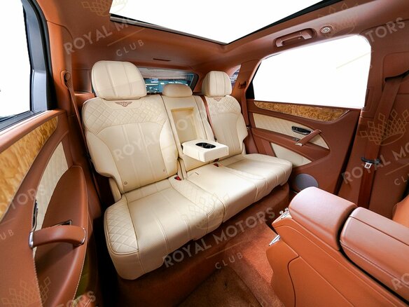 2016 Bentley Bentayga I, коричневый, 7990000 рублей - вид 15