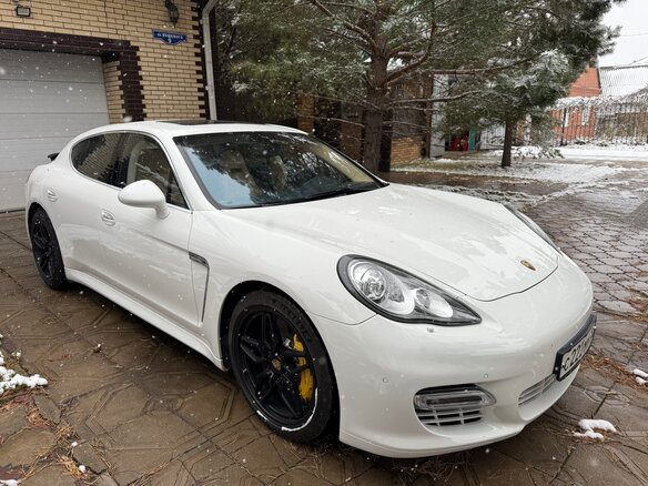 2010 Porsche Panamera Turbo I, белый, 4350000 рублей