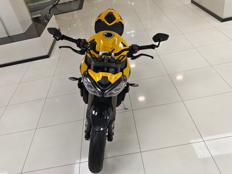 2025 Triumph Street Triple, жёлтый, 1550000 рублей, вид 3