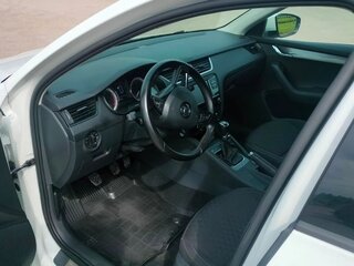 2017 Skoda Octavia III (A7) Рестайлинг, белый, 1280000 рублей, вид 4