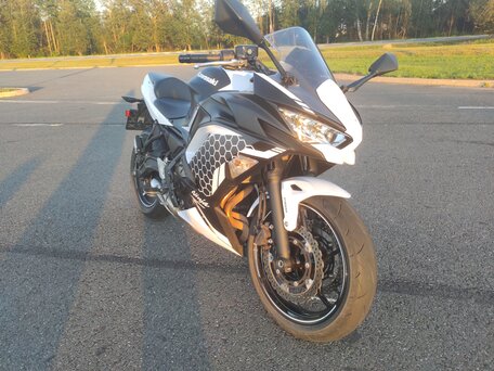 2020 Kawasaki Ninja 650, белый, 1099000 рублей, вид 2