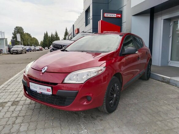 2011 Renault Megane III, красный, 320000 рублей - вид 2