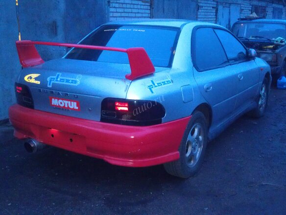 1997 Subaru Impreza I, серебристый - вид 3