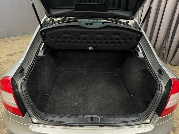2011 Skoda Octavia II (A5) Рестайлинг, серый - вид 12