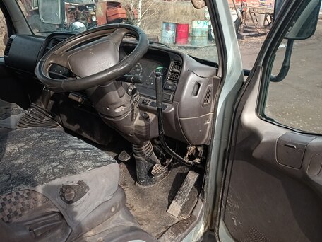 1998 Mitsubishi Minicab, серый, 2150000 рублей, вид 2