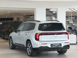 2026 Mercedes-Benz GLB 200 II (X244, X248), серебристый, 7700000 рублей, вид 4