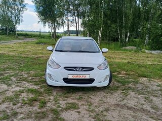 2013 Hyundai Solaris I, белый, 685000 рублей, вид 2