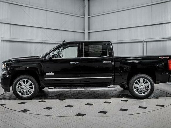 2016 Chevrolet Silverado Double Cab III (K2XX) Рестайлинг, чёрный - вид 3