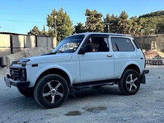 2011 Lada (ВАЗ) 2121 (4x4) I Рестайлинг, белый, 450000 рублей, вид 3
