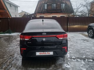 2018 Kia Rio IV, чёрный, 1075000 рублей, вид 5