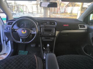 2017 Volkswagen Polo V Рестайлинг, белый, 950000 рублей, вид 4