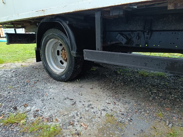 2011 Iveco Daily, красный, 1100000 рублей - вид 19