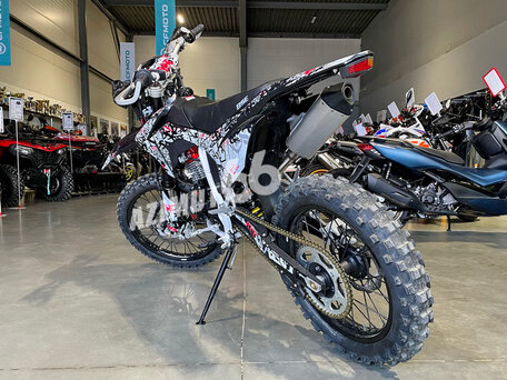 2025 BSE Z10, чёрный, 189990 рублей, вид 3