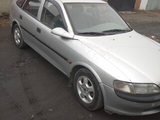 1998 Opel Vectra B, серебристый, 300000 рублей, вид 1