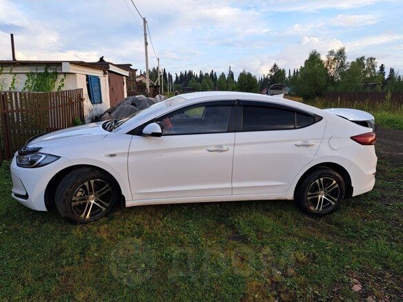 2018 Hyundai Elantra VI (AD), белый, 1500000 рублей - вид 1