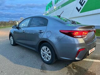 2018 Kia Rio IV, серый, 1515000 рублей, вид 4