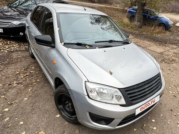 2016 Lada (ВАЗ) Granta I, серебристый, 420000 рублей - вид 3