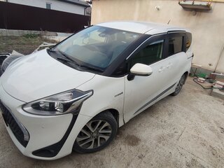 2019 Toyota Sienta II Рестайлинг, белый, 1800000 рублей, вид 2