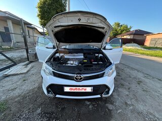 2015 Toyota Camry VII (XV50) Рестайлинг, белый, 1670000 рублей, вид 2