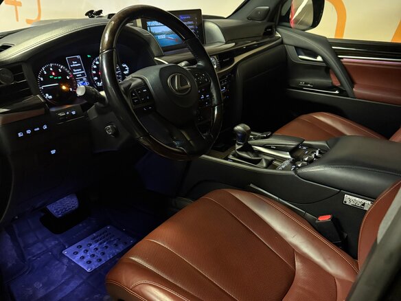 2016 Lexus LX 570 III Рестайлинг 2, чёрный, 6950000 рублей - вид 8