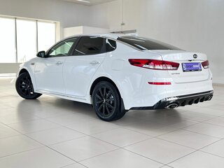 2019 Kia Optima IV Рестайлинг, белый, 1979000 рублей, вид 4