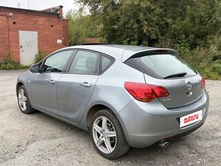 2011 Opel Astra J, серый, 670000 рублей, вид 3