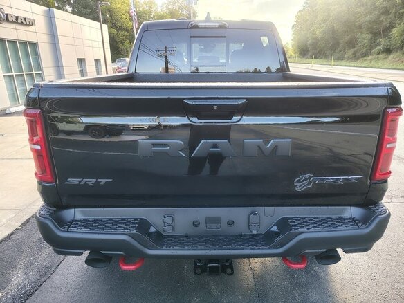 2026 Ram 1500 TRX SRT V Рестайлинг, чёрный, 17460000 рублей - вид 6