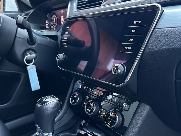 2019 Skoda Superb III, белый, 1850000 рублей - вид 16