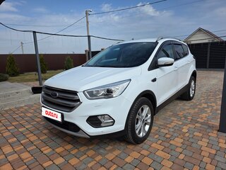 2017 Ford Kuga II Рестайлинг, белый, 1950000 рублей, вид 4