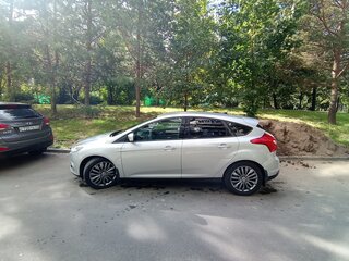2012 Ford Focus III, серебристый, 755000 рублей, вид 2