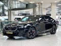 2025 BMW 5 серии 530i xDrive VIII (G60/G61/G68), чёрный, 9300000 рублей - вид 1