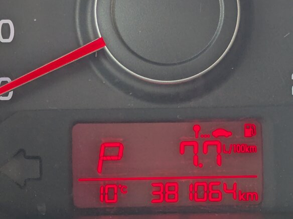 2016 Kia Rio III Рестайлинг, белый, 500000 рублей - вид 8