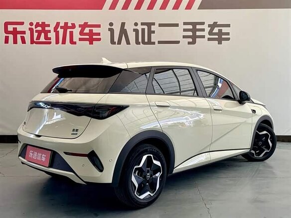 2025 BYD Dolphin 45.12 kWh I Рестайлинг, белый - вид 2
