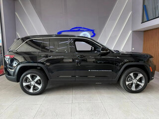 2025 Jeep Grand Cherokee 4xe V (WL), чёрный, 7160000 рублей, вид 5