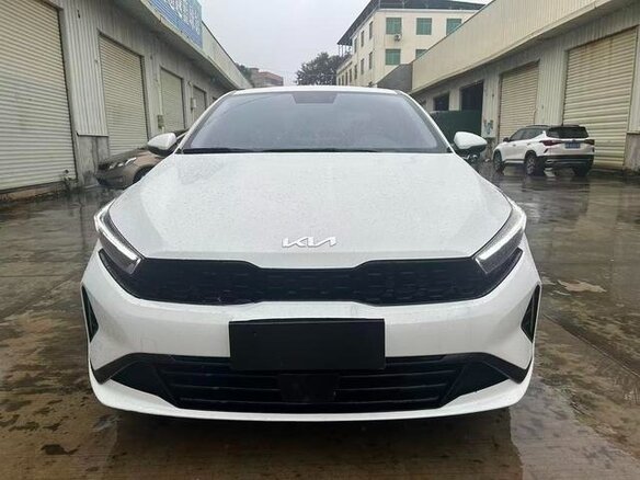 2021 Kia K3 II (China Market), белый - вид 1