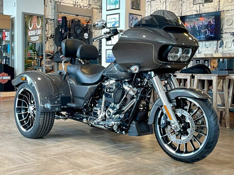 2023 Harley-Davidson Road Glide 3, серый, 4980000 рублей, вид 4