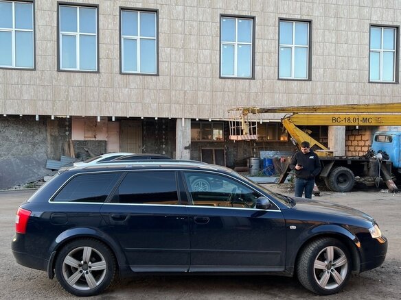 2005 Audi A4 II (B6), синий, 550000 рублей - вид 3
