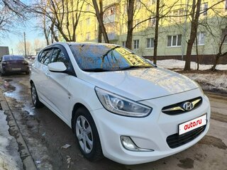 2013 Hyundai Solaris I, белый, 700000 рублей, вид 3